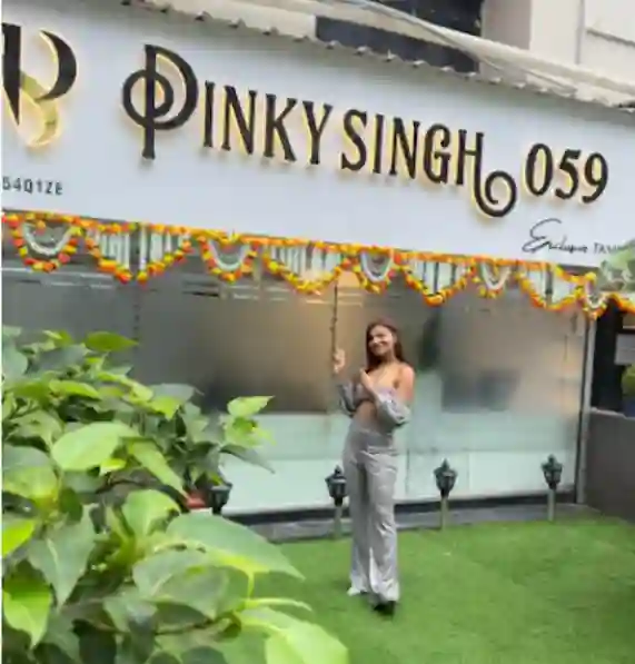 Pinky Singh 059  Exclusive Family Salon
